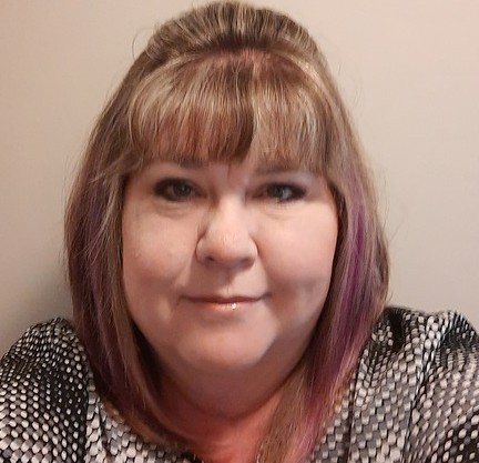 A member of the Lifeline Revenue billing team